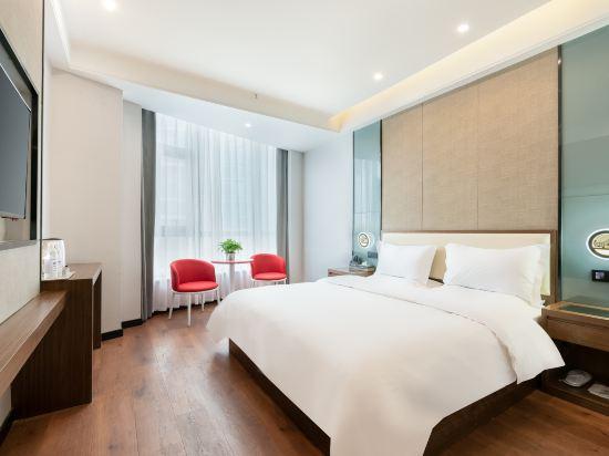 Boutique, Queen Bed