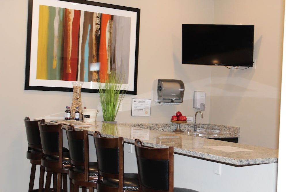 Brookstone Lodge Suites 33/43