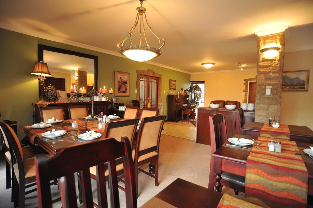 Sunset Manor Guest House 35/50