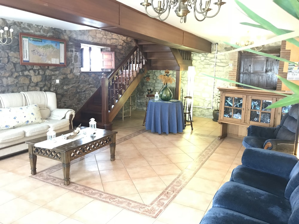 Posada Rural La Cabana de Salmon 41/48