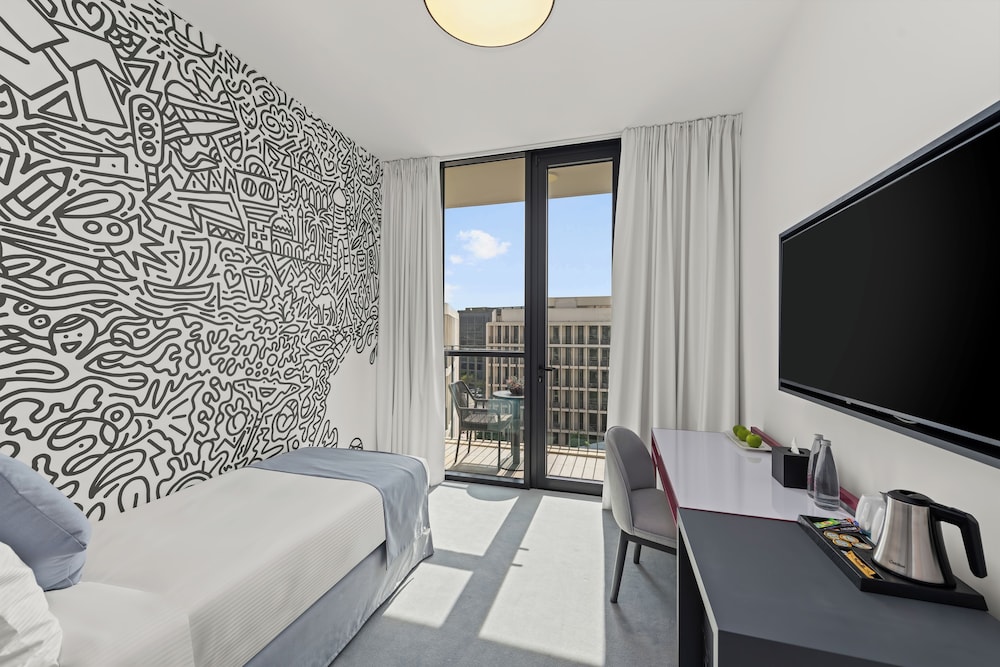 Solo, Single Bed, Balcony