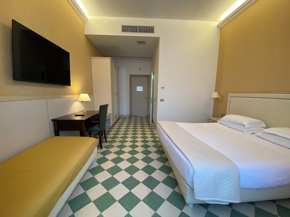 Basilica Hotel 12/50