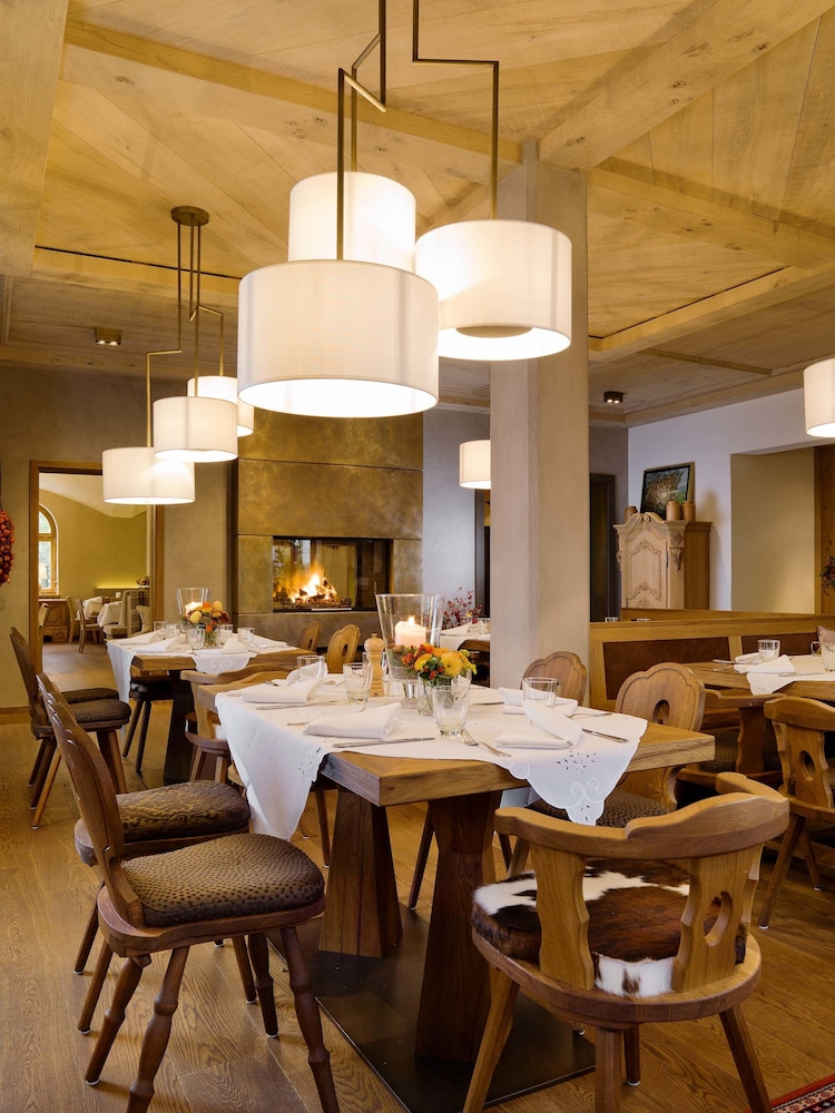 Bauer Hotel Restaurant 60/73