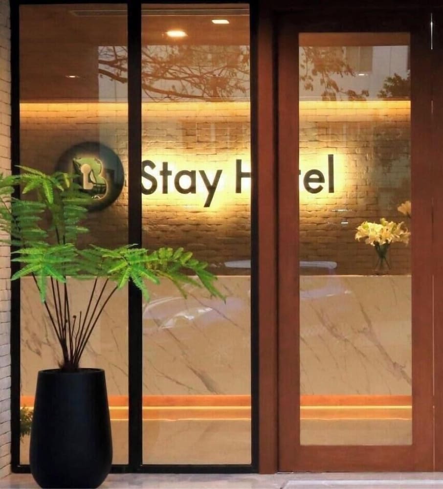 B Stay Hotel 25/40