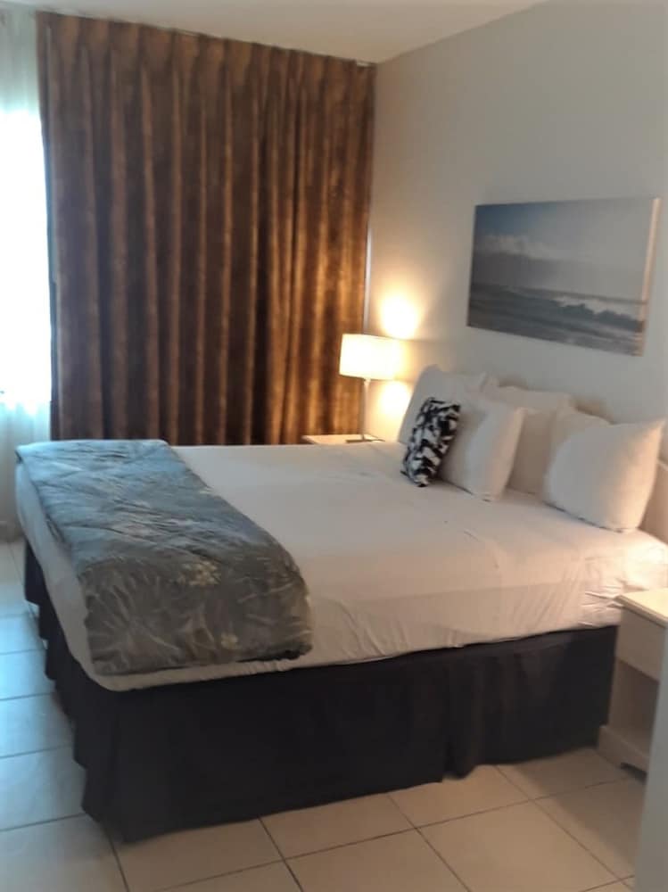 Ocean Front Casablanca Studios with FULL KITCHENS & Beach access By BL Rentals 17/50