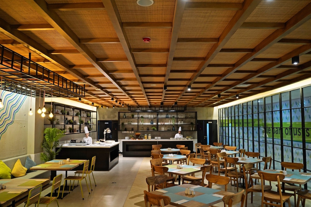 Palm Park Hotel Surabaya 38/46
