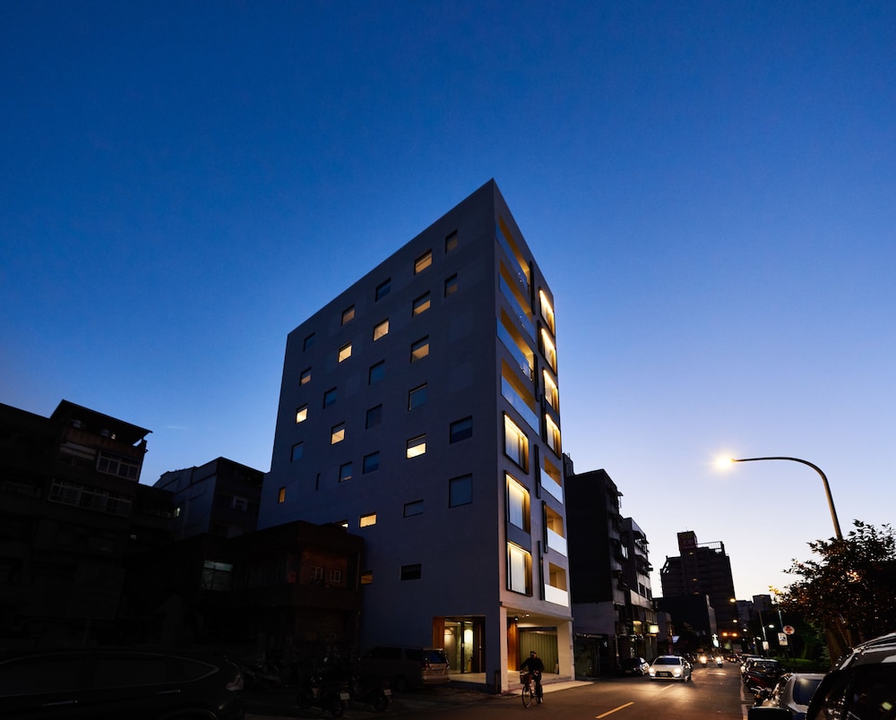 Water Front Hotel 2/67