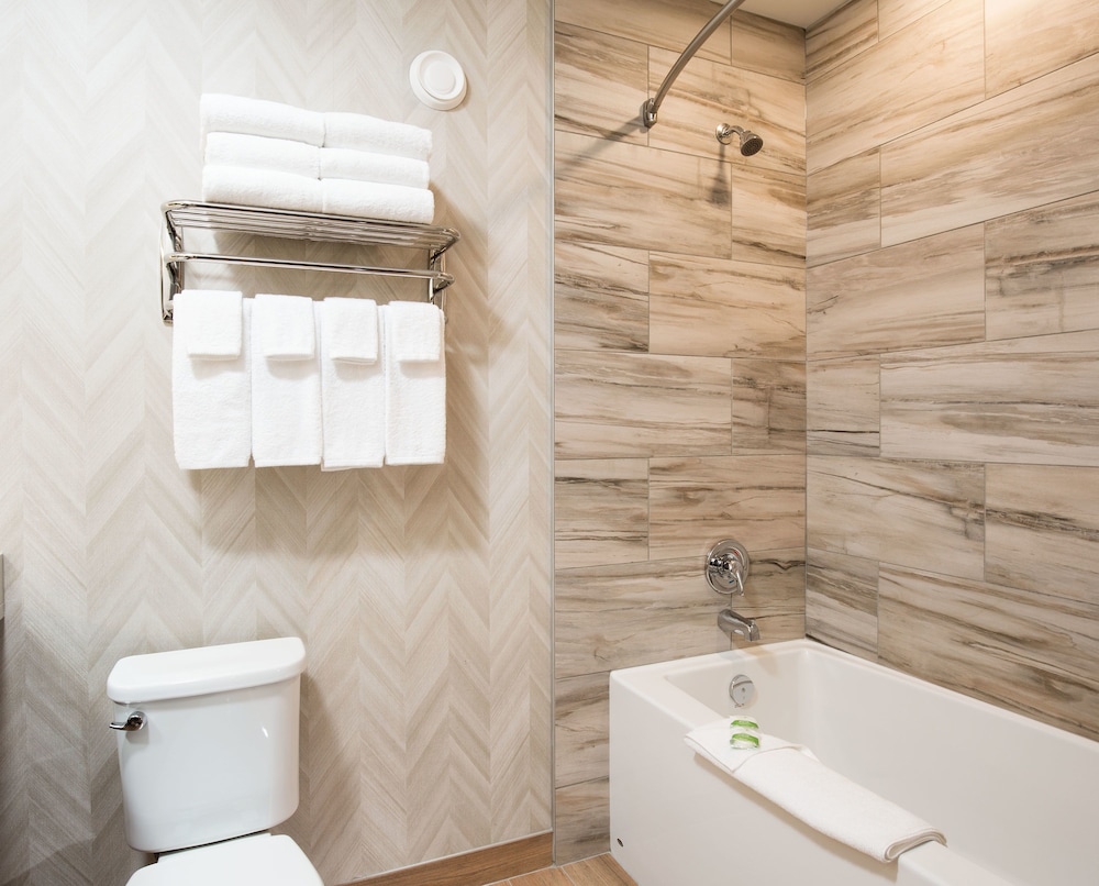 جناح بسرير كينج، Pomeroy Inn & Suites Prince George 4/4