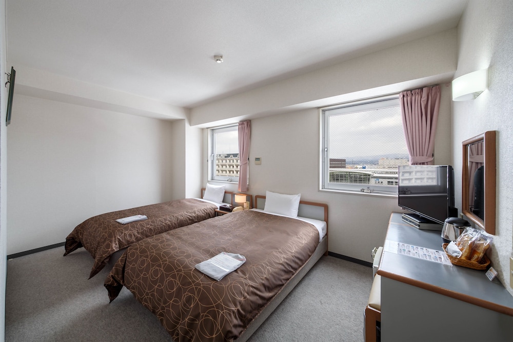 Hotel Airport Komatsu 12/40