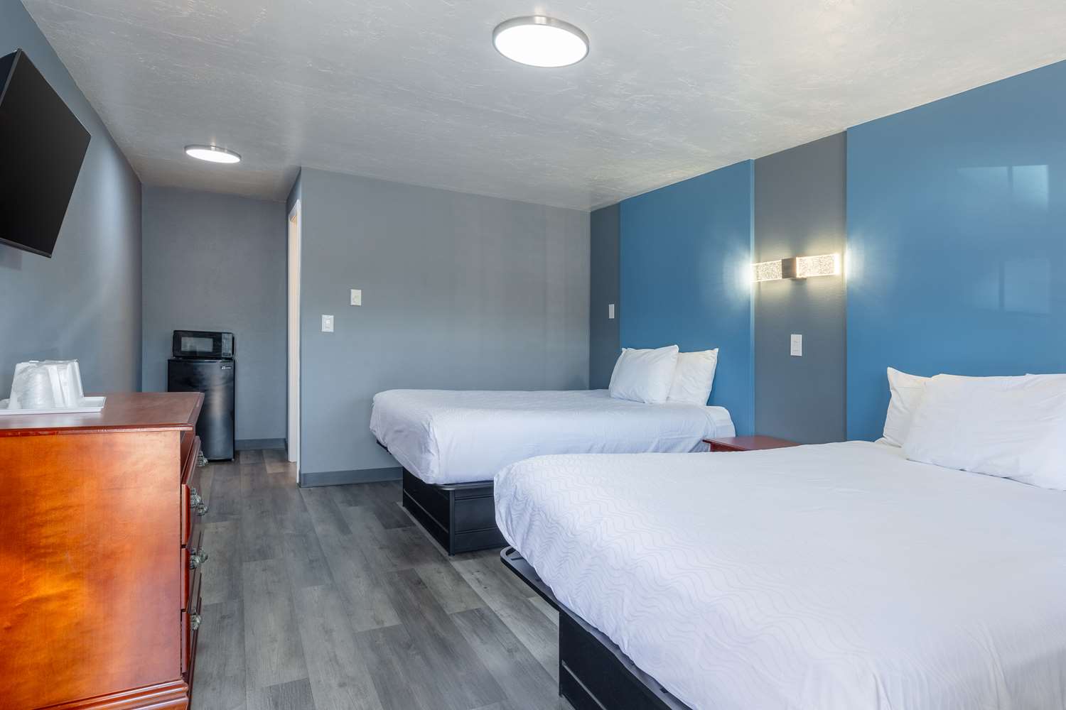 Room, 2 Queen Beds, Smoking
