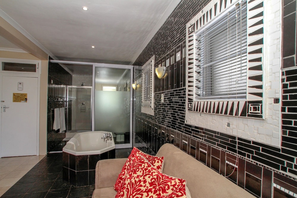 Chartwell Guest House 52/74