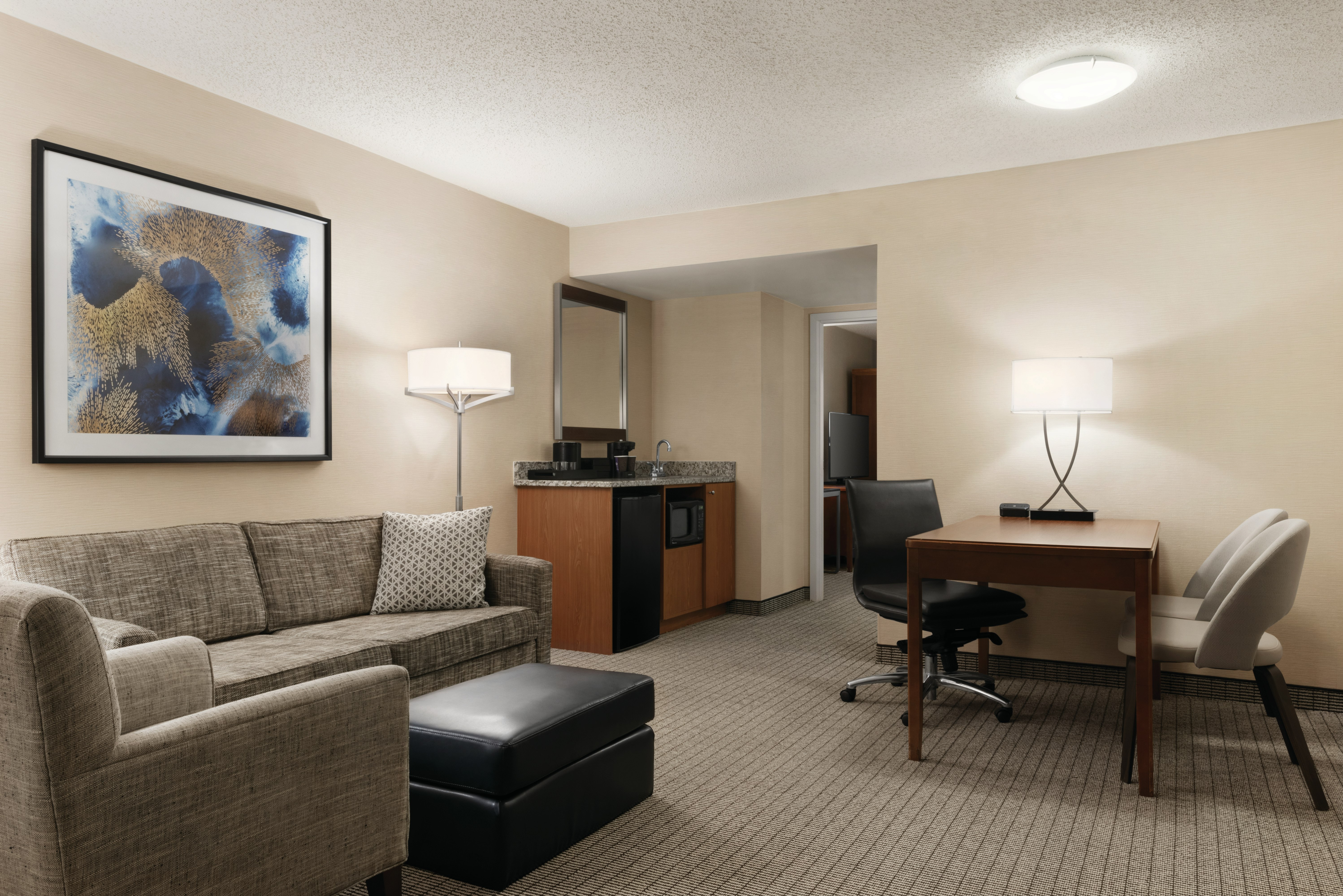 Embassy Suites By Hilton Cincinnati Rivercenter 35/53