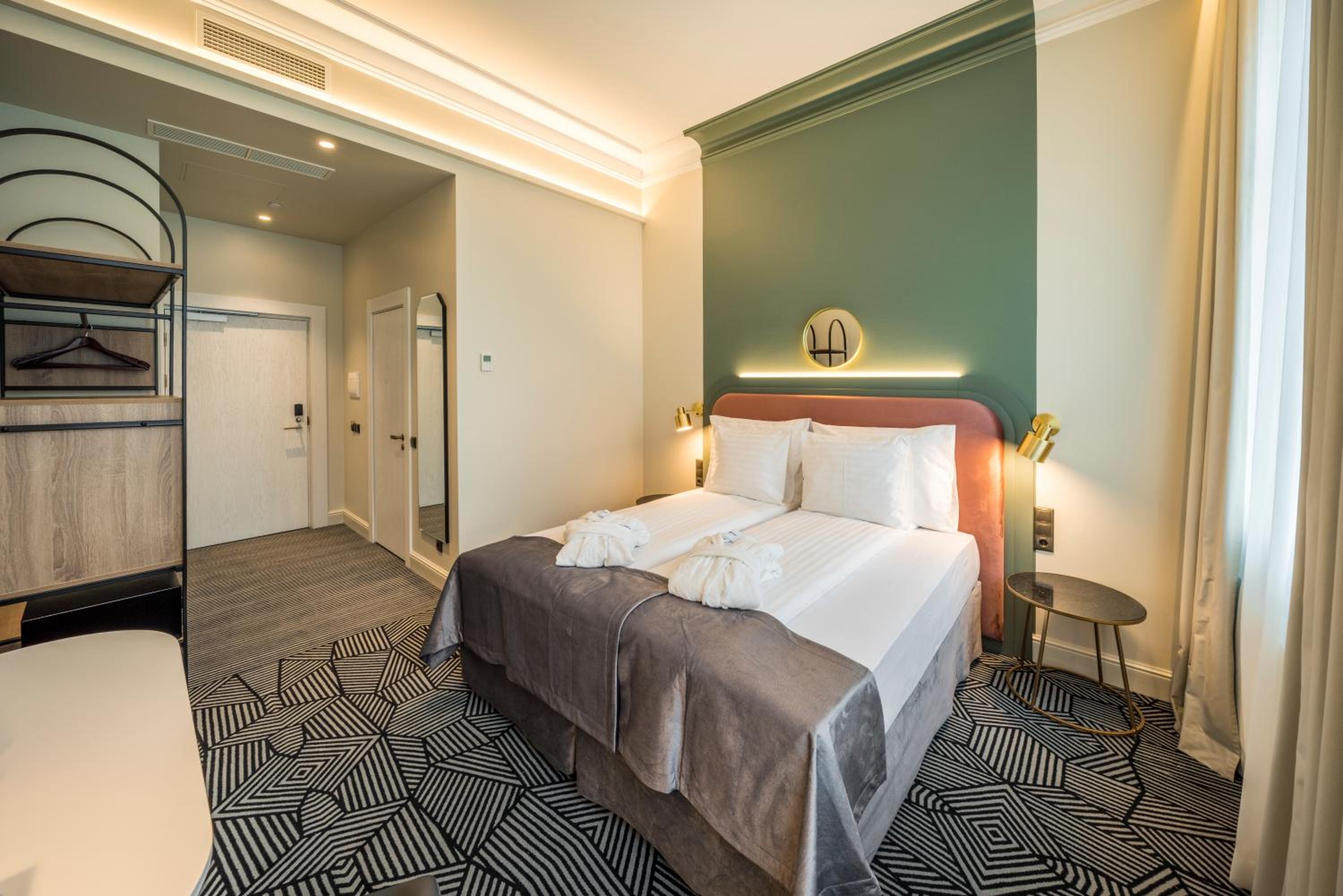 غرفة قياسية بسرير مزدوج أو سريرين منفصلين مع أريكة، Wellton Riverside SPA Hotel 8/10