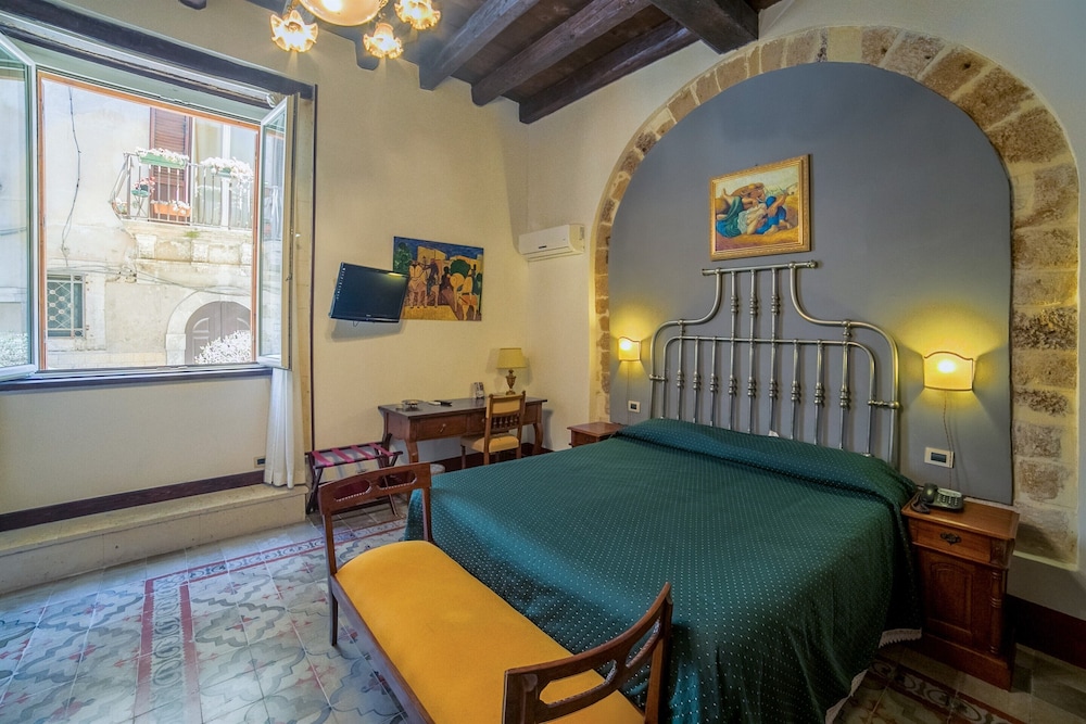 Charme Hotel Henrys House 24/74