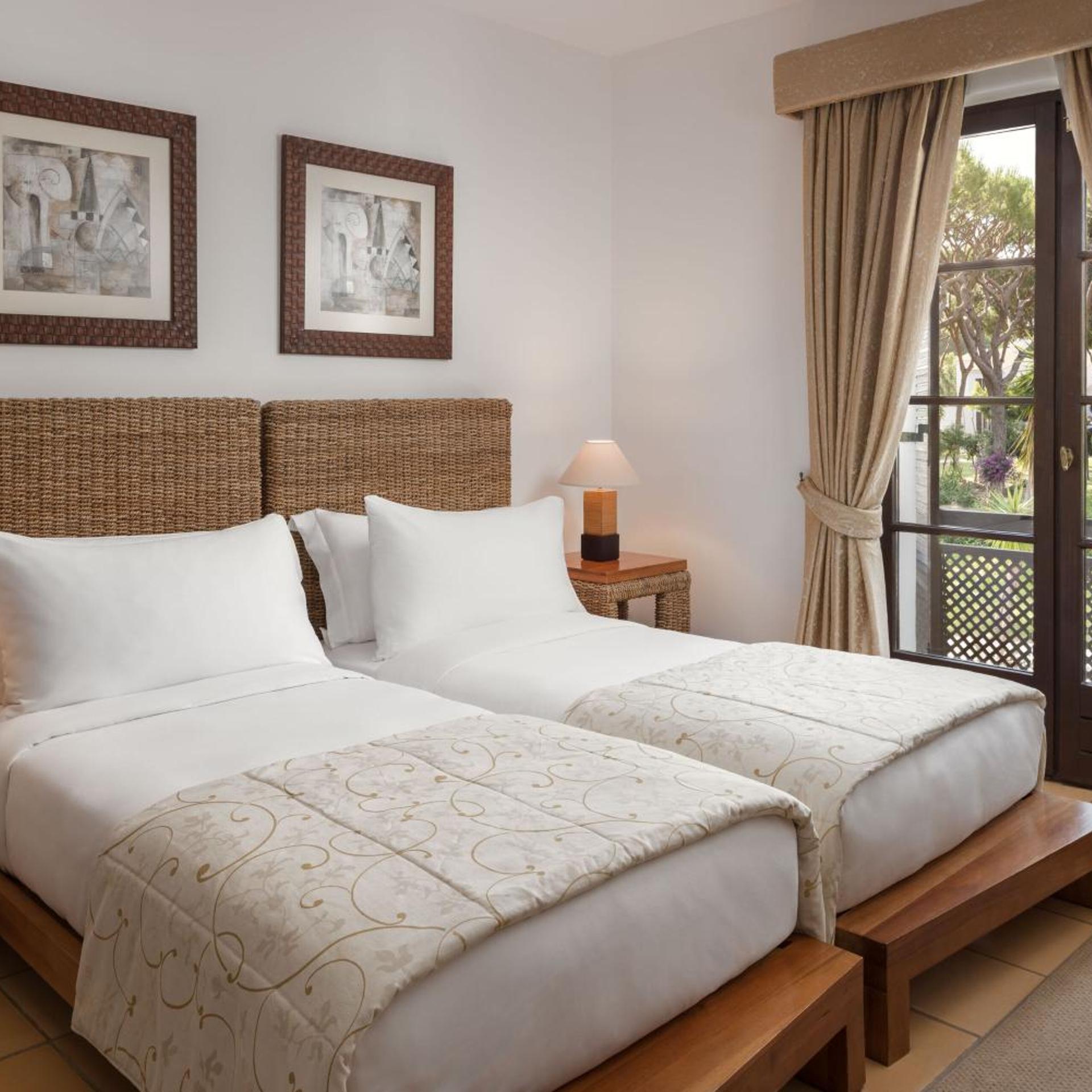 3 Bedrooms, Town House