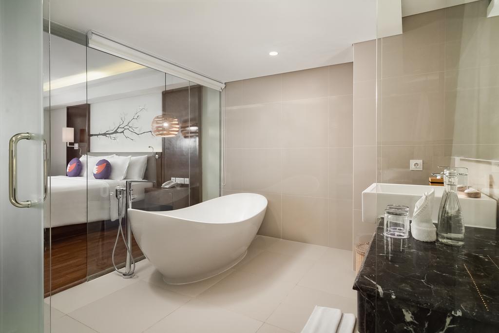 Executive Suite, Fox Hotel Jimbaran Beach Bali 4/4
