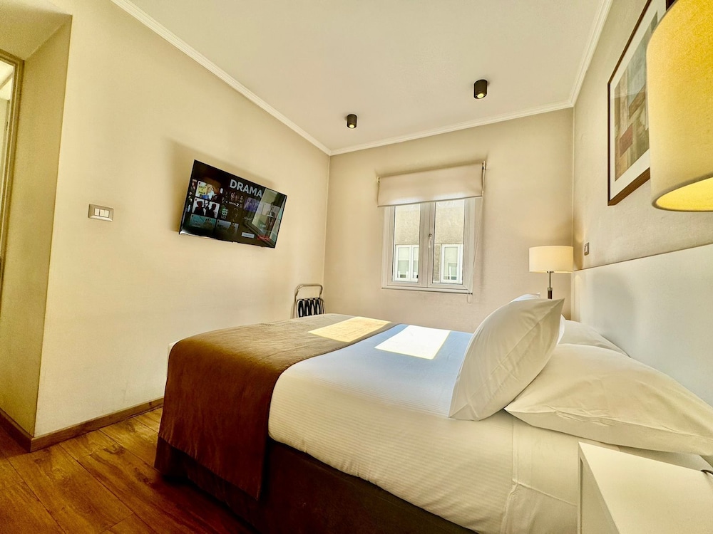 1 BEDROOM, APARTMENT