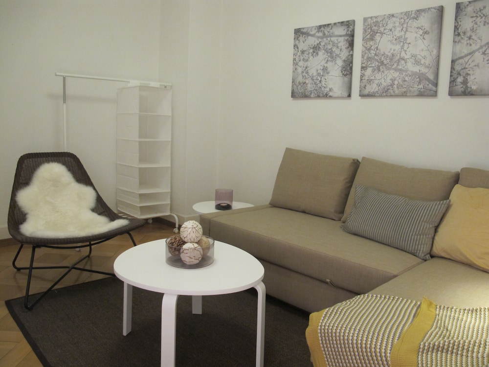 Newly Furnished Apartments In Zurich 24/50
