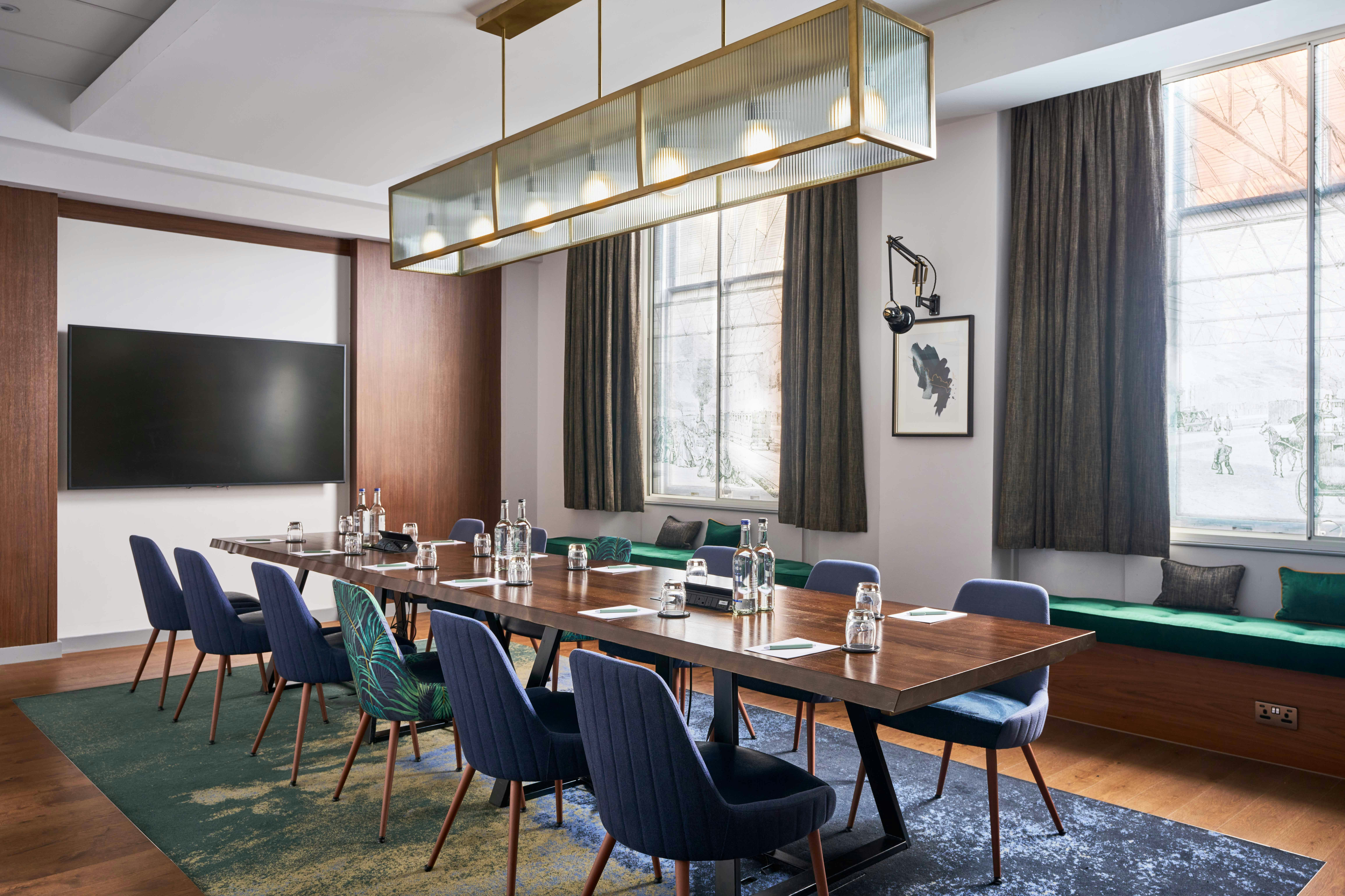 The Clermont London, Victoria 40/50