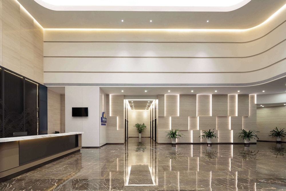 Days Inn by Wyndham Zhuhai Tangjiawan 8/32