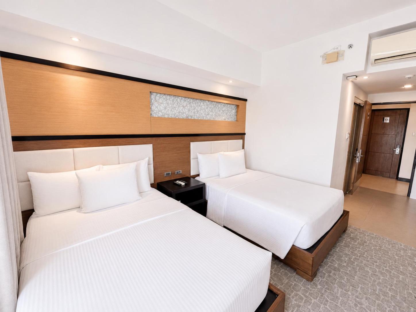 Deluxe, Double or Twin Bed, City View