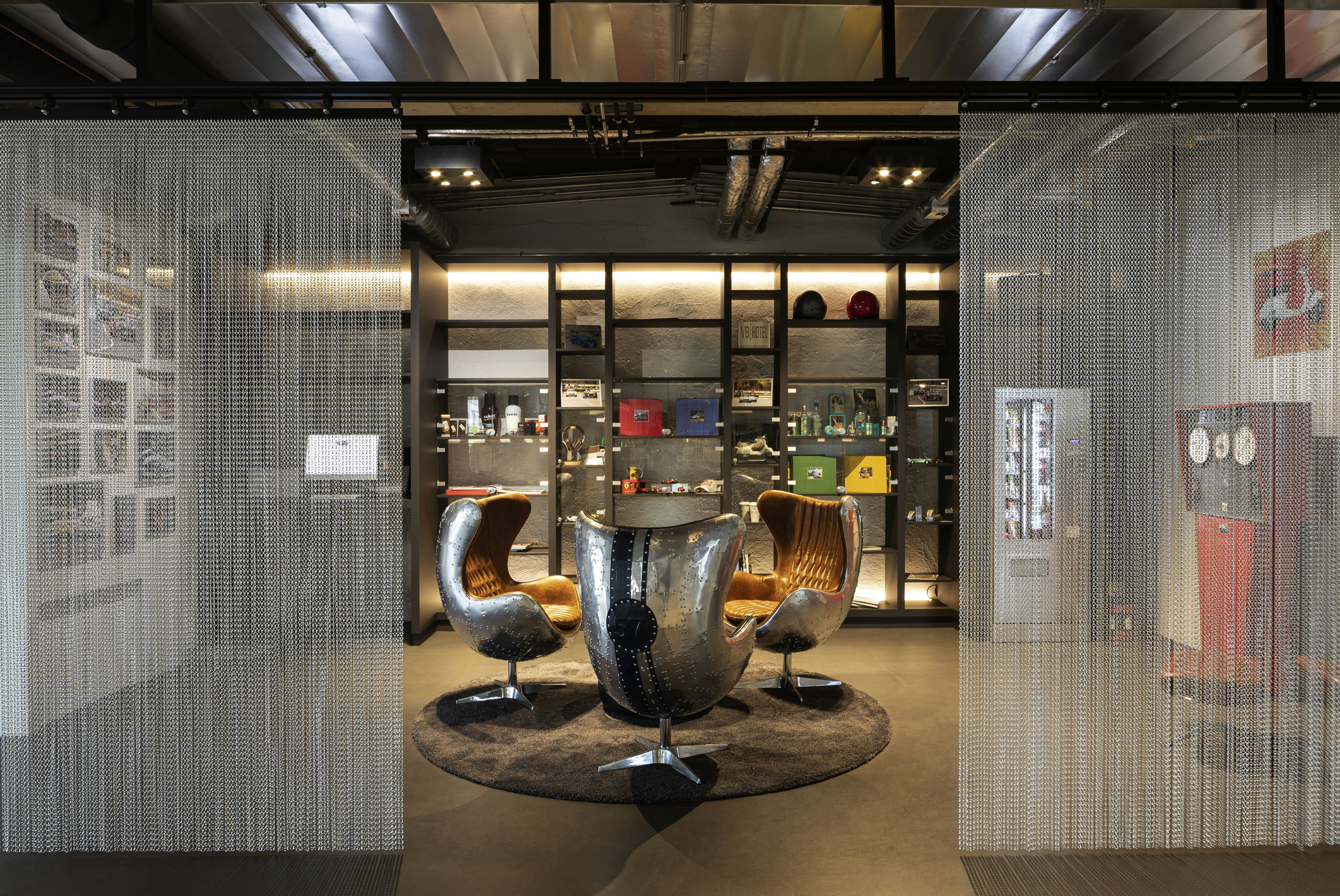 V8 Hotel Koln @ Motorworld 21/34