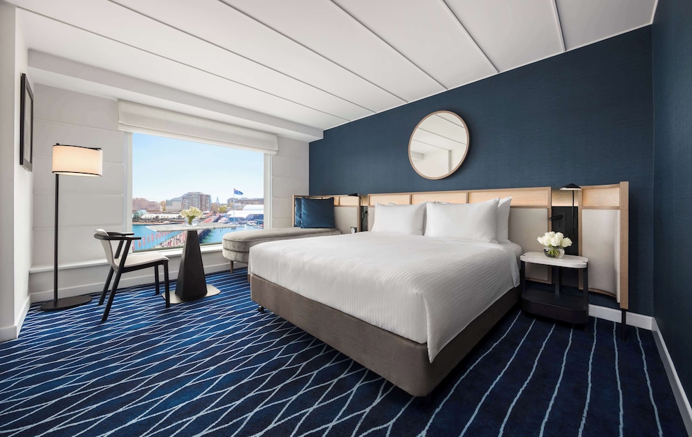 Room, King Bed, Darling Harbour View, High Floor