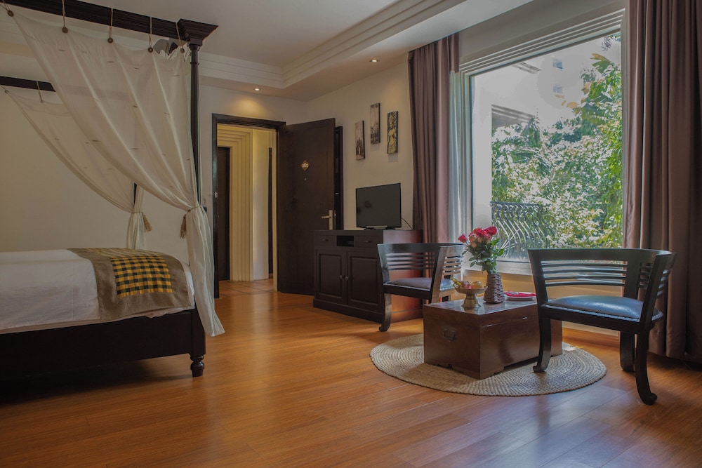 La Rose Suites 32/50