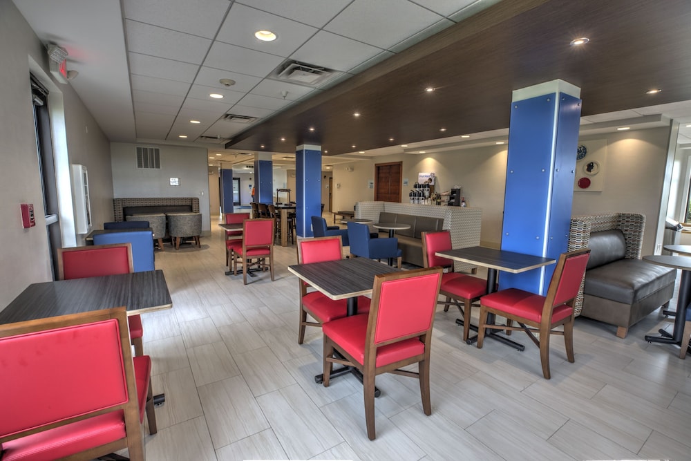 HOLIDAY INN EXPRESS ROCHELLE 57/71