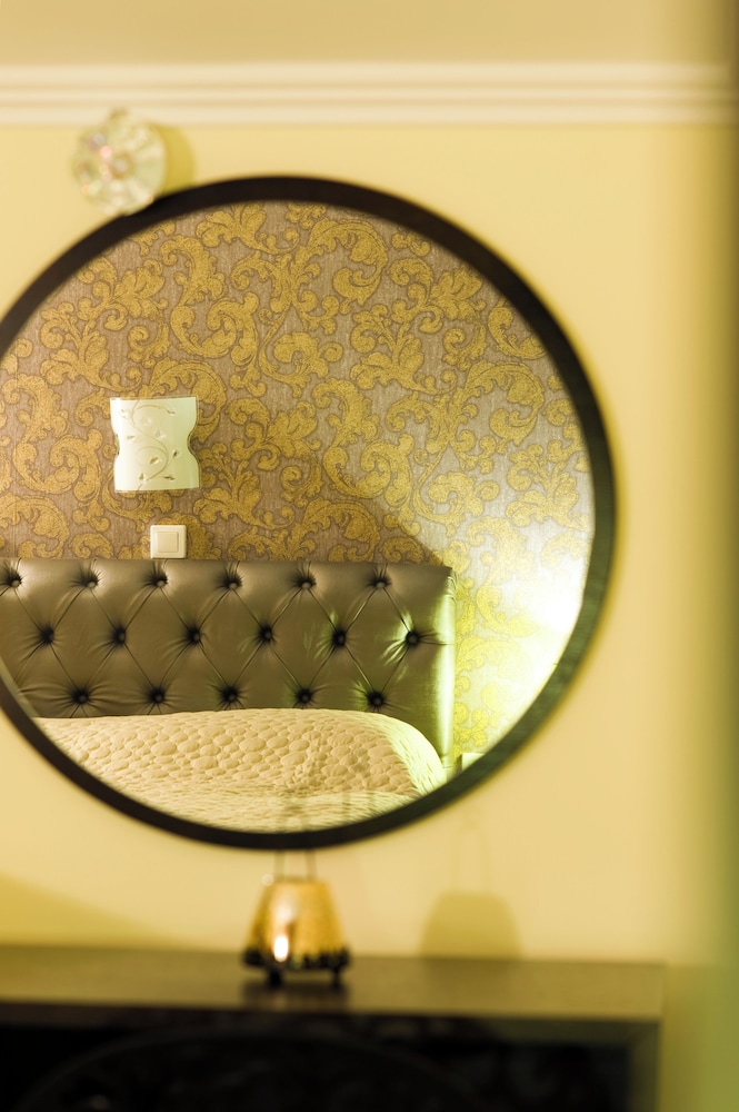 Areti Suites 11/50