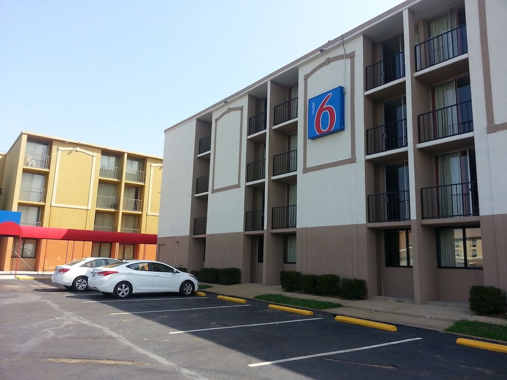Motel6 Jackson, TN 46/54