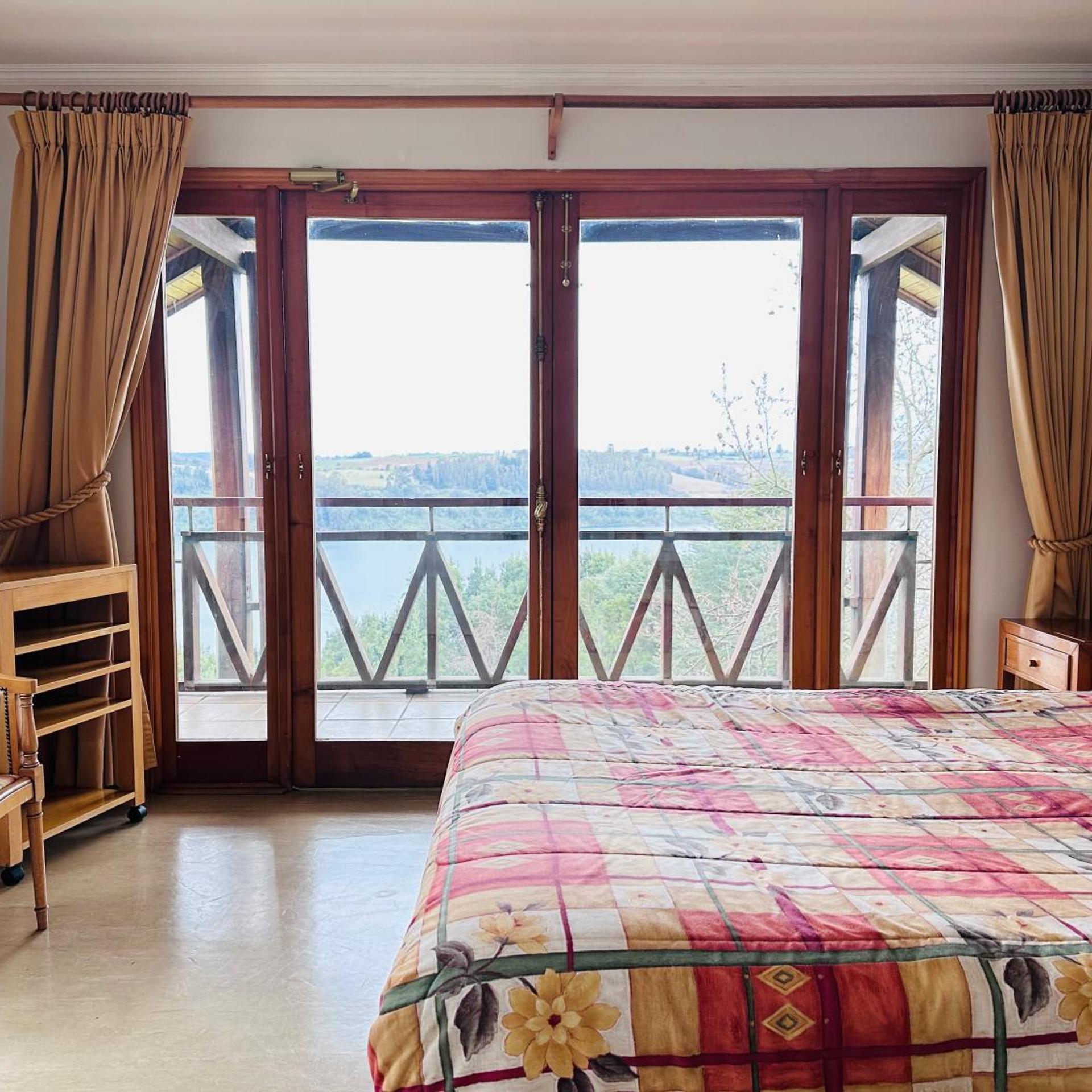 Hotel y Cabanas Punta Larga - Caja Los Andes 12/50
