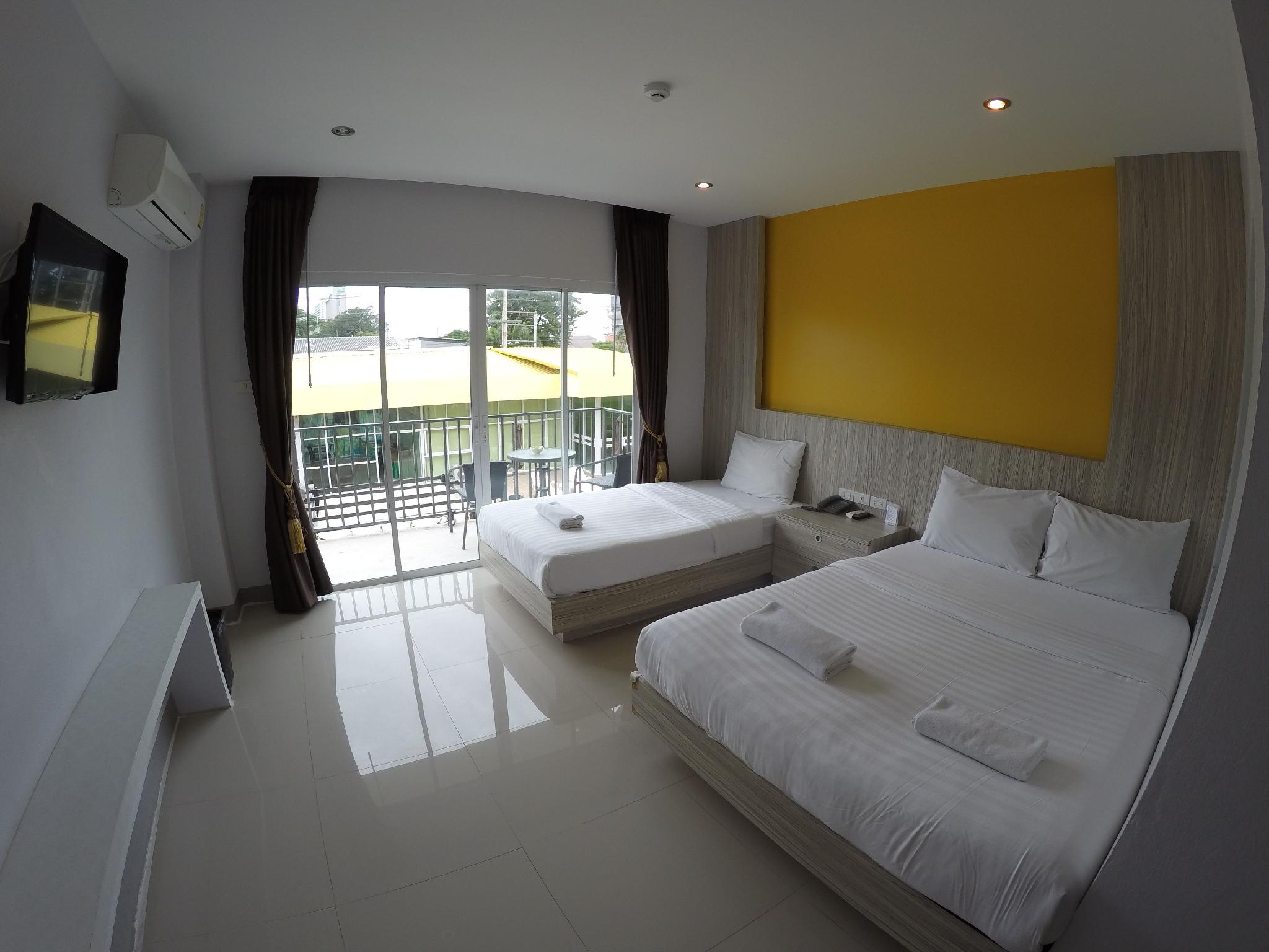 Standard, Double or Twin Bed, Pool View, Pool Access