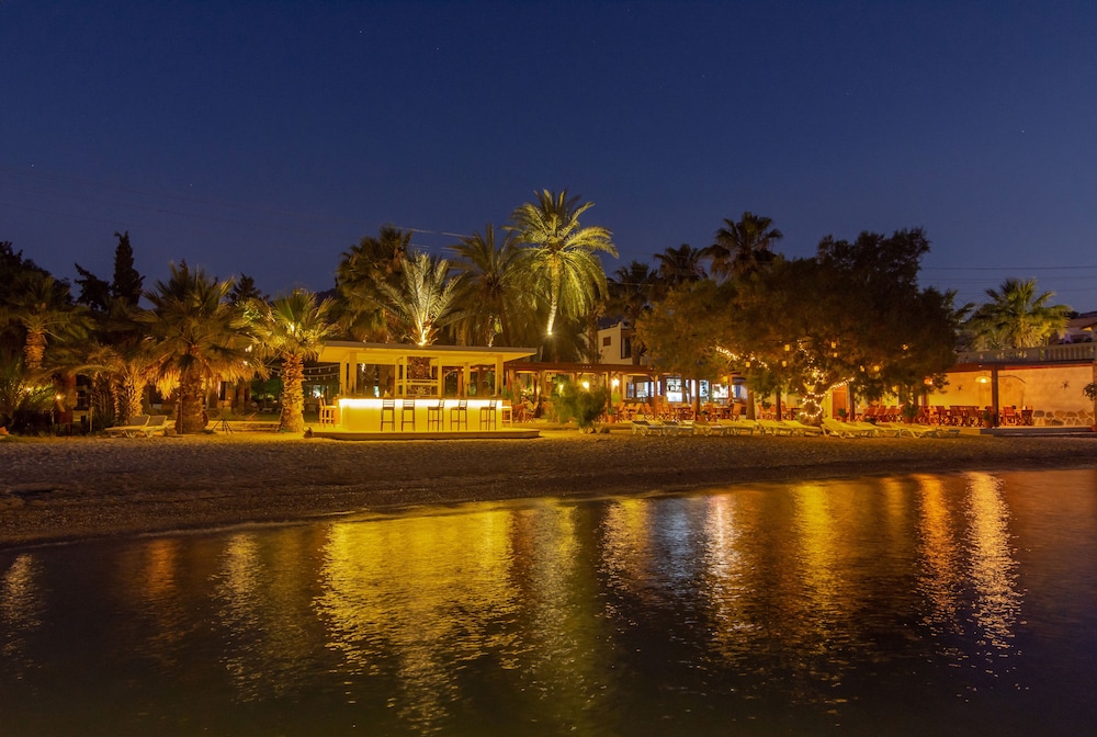 Selvi Beach Hotel 26/48