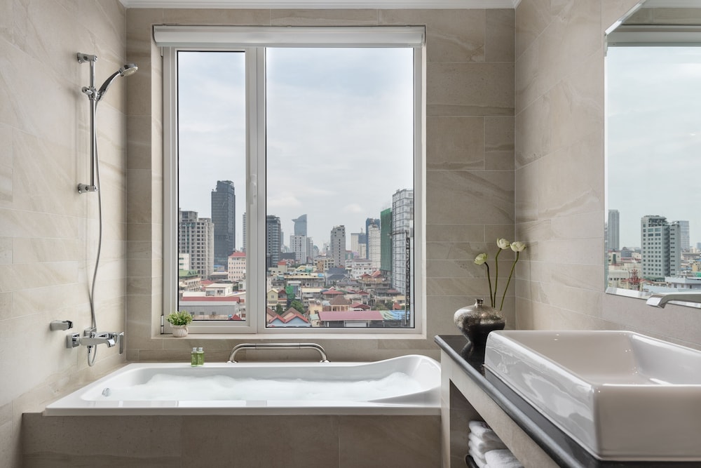 Duong Chan Hotel 38/39