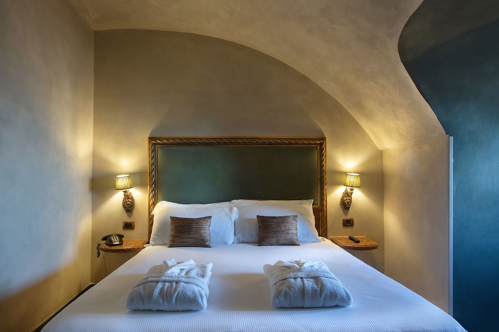 CLASSIC, SINGLE, DOUBLE BED, SEA VIEW