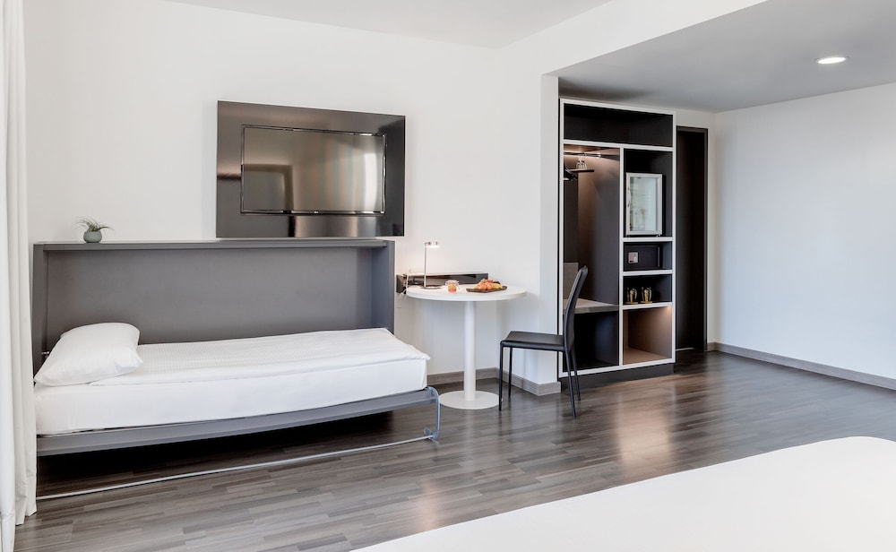 Hotel INNSiDE by Melia Berlin Mitte 35/70