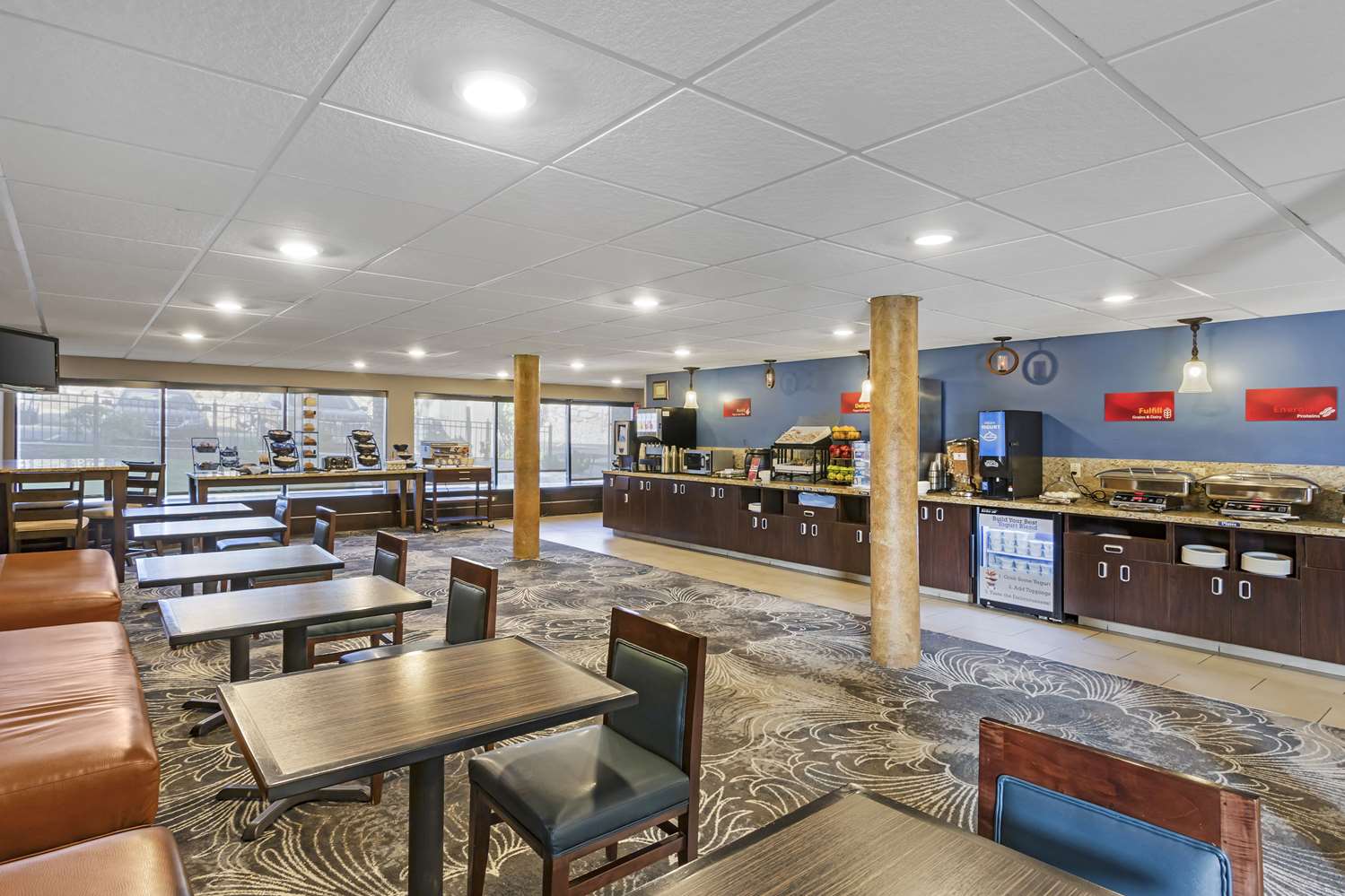 Best Western Plus Landmark Inn 28/38