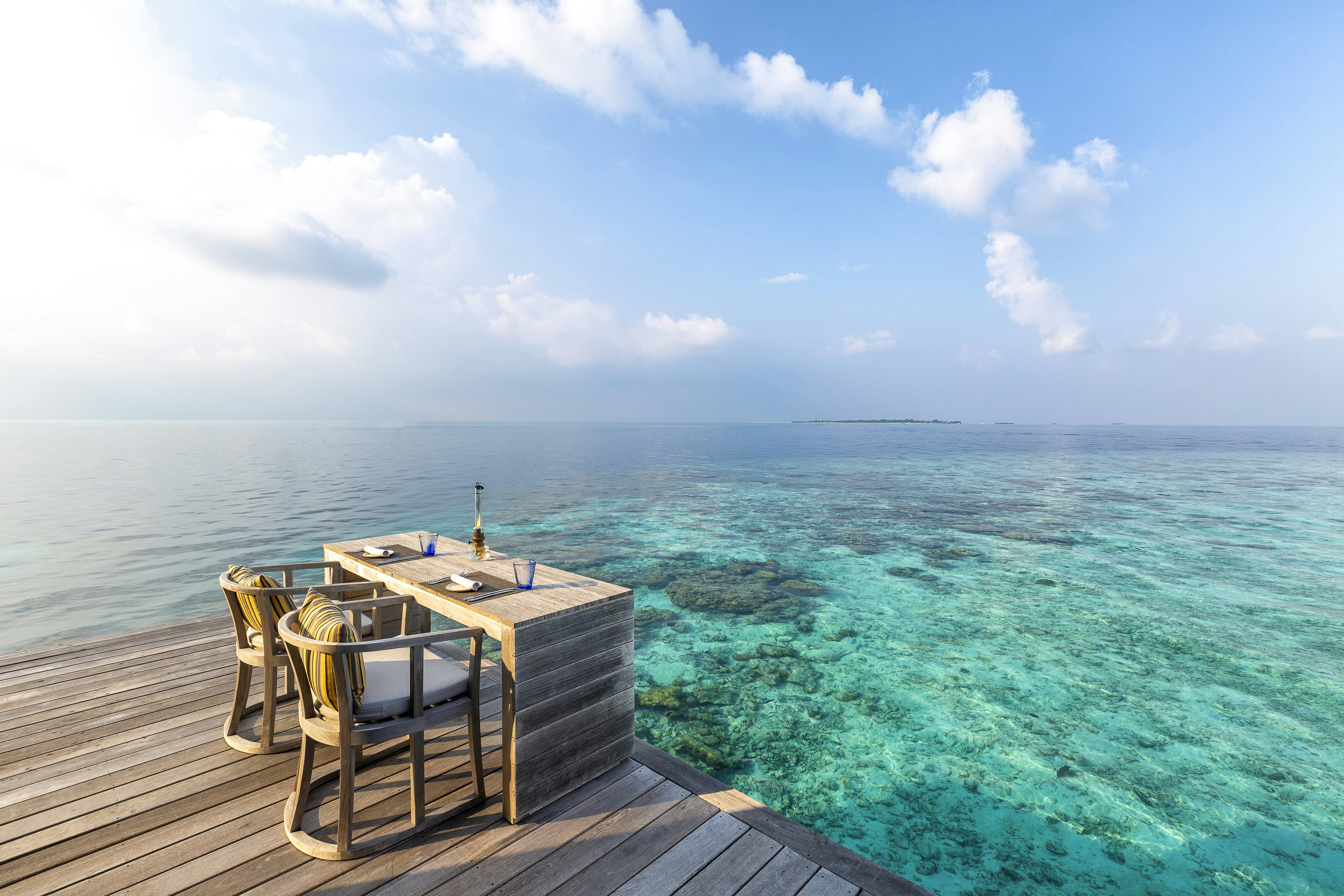 HURAWALHI ISLAND RESORT MALDIVES 88/99
