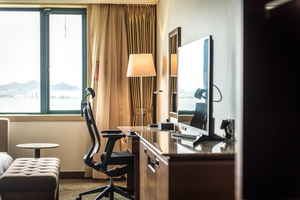 Shangria Beach Tourist Hotel 47/50
