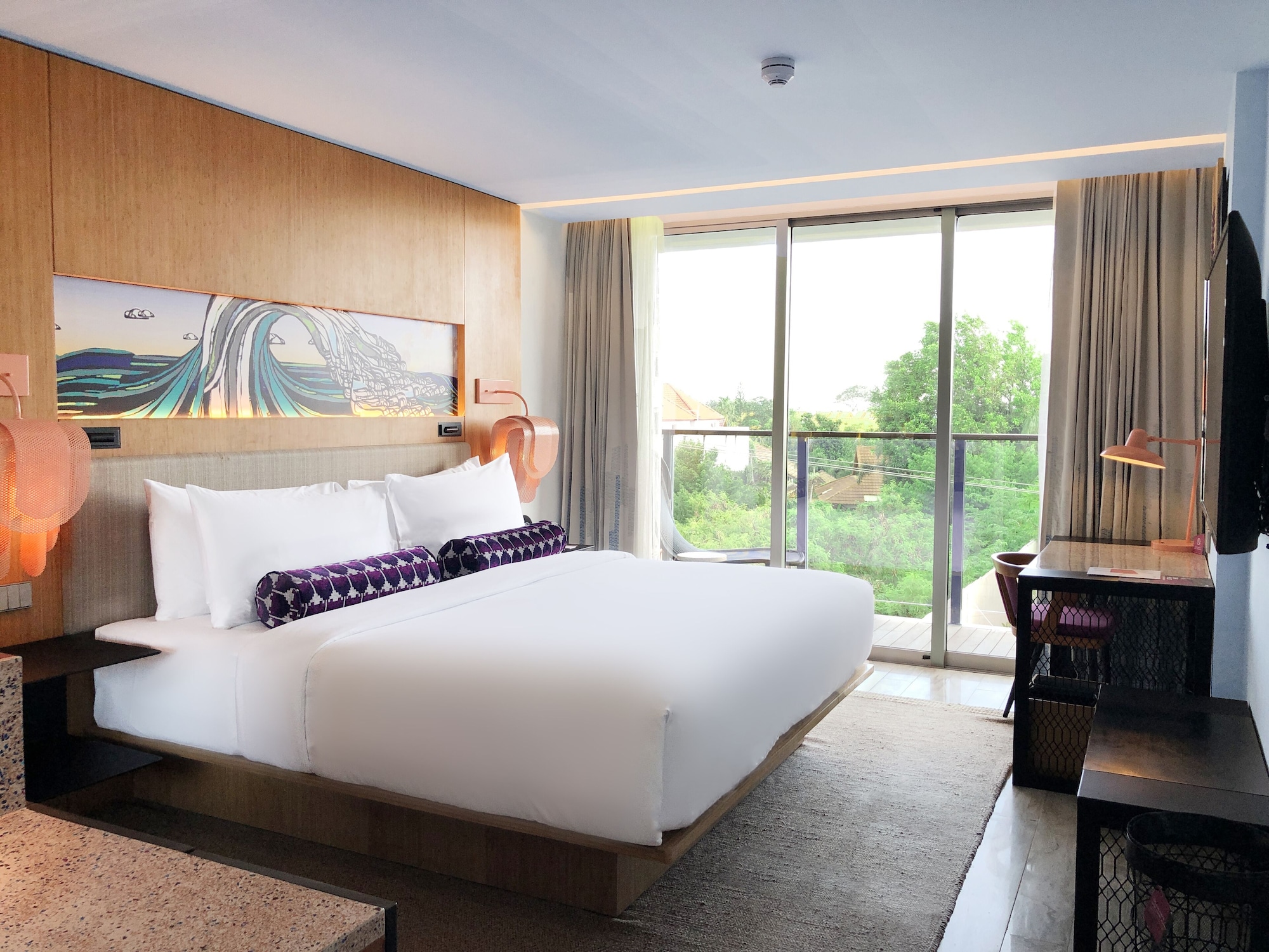 غرفة بسرير كينج بإطلالة على المدينة بشرفة، Aloft Bali Seminyak 3/6