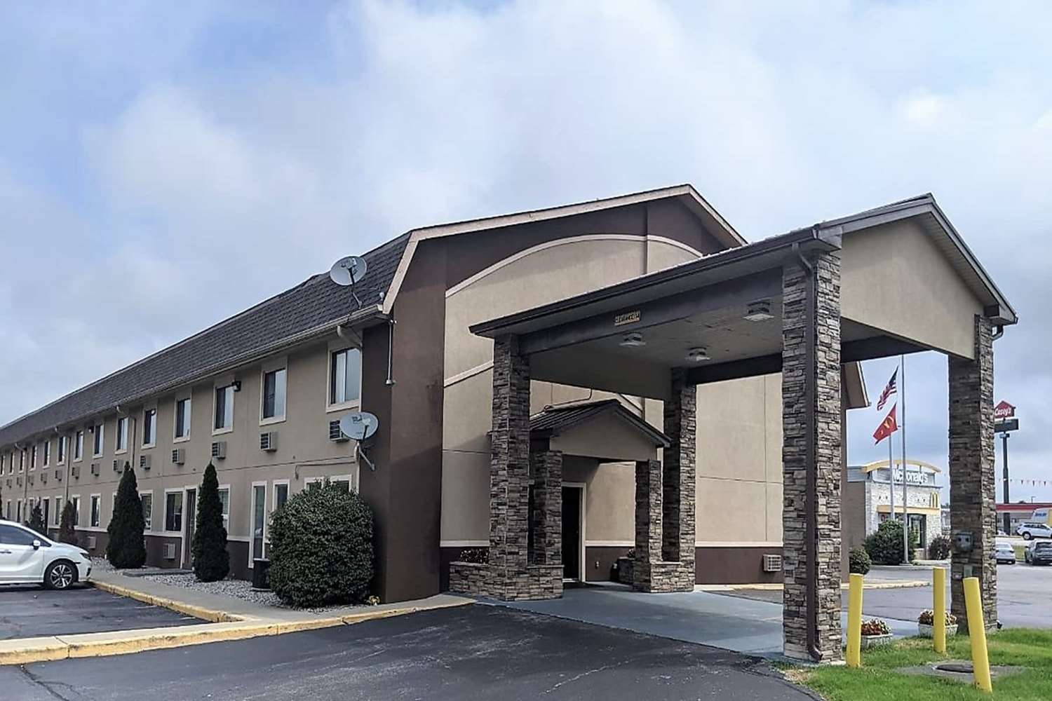Super 8 By Wyndham Shelbyville 23/25