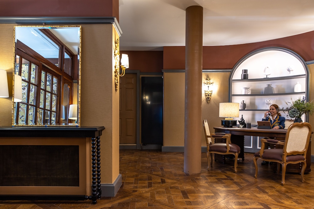 Red Lion Hotel 40/45