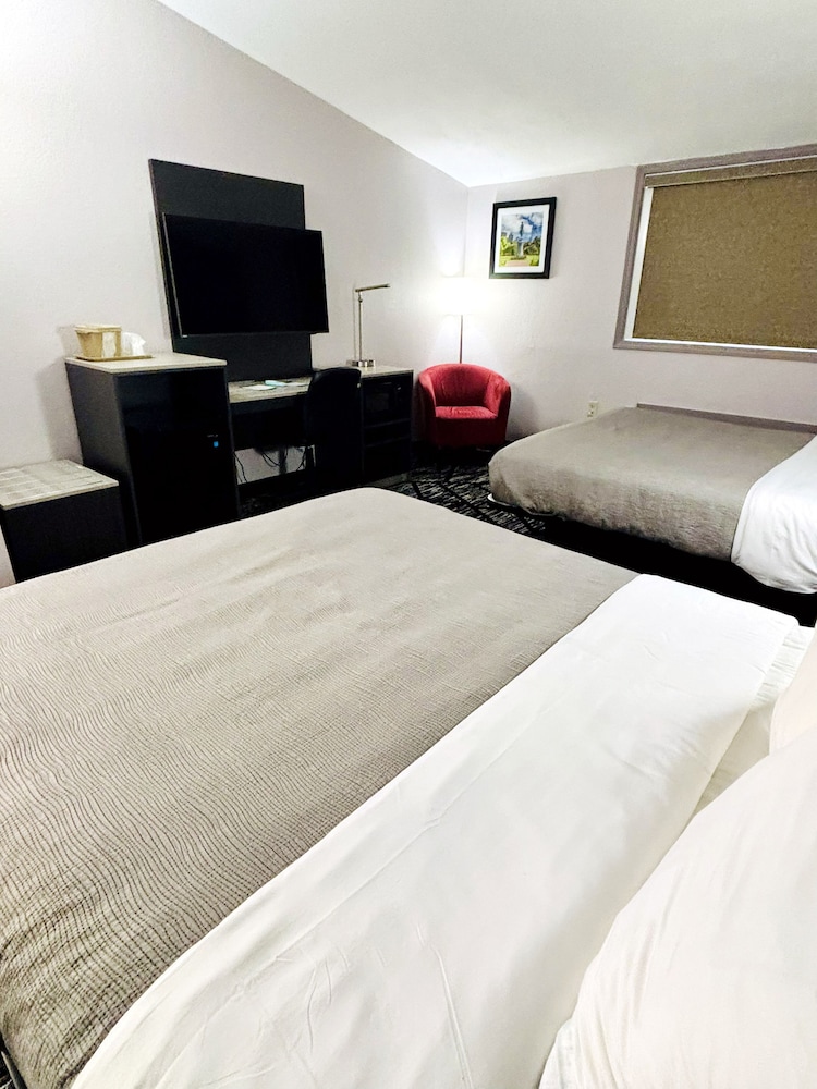 غرفة قياسية بسريرين كوين، Quality Inn Raynham - Taunton 4/10