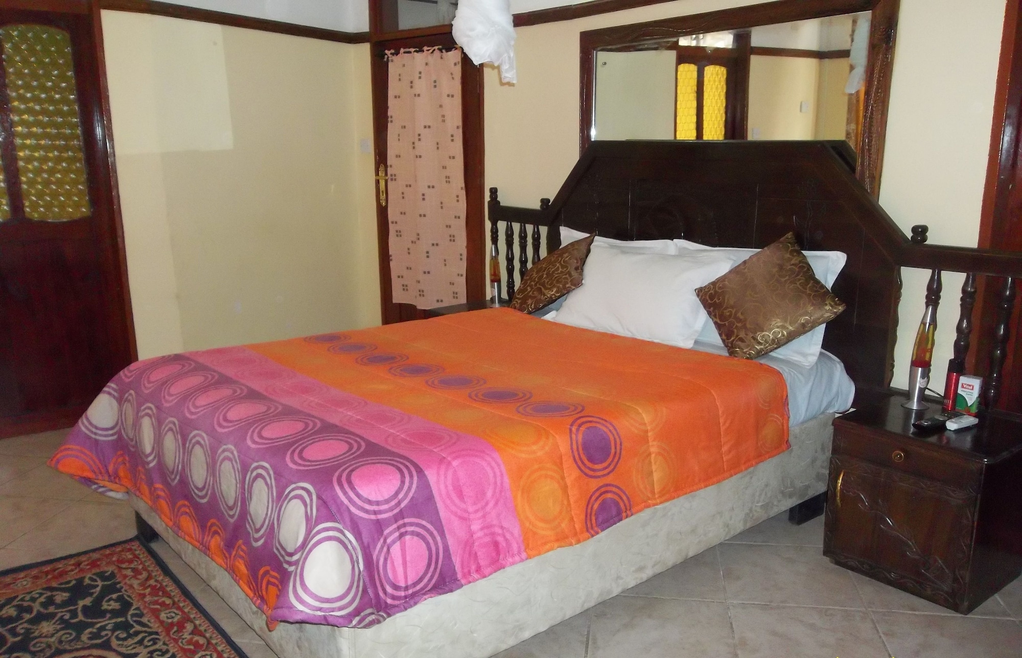 1 BEDROOM, DELUXE, SINGLE, QUEEN BED, GARDEN AREA