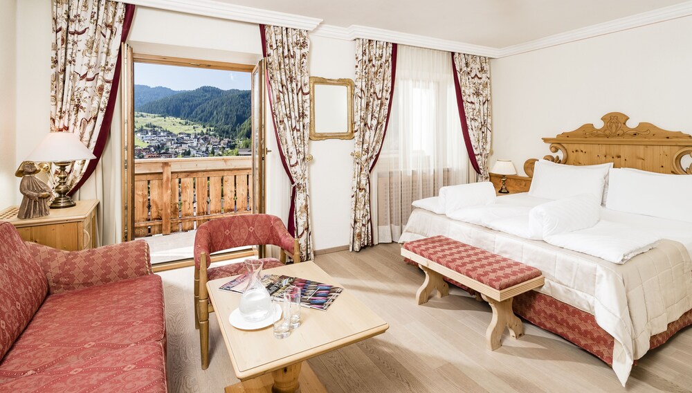 Hotel Sassongher 38/47