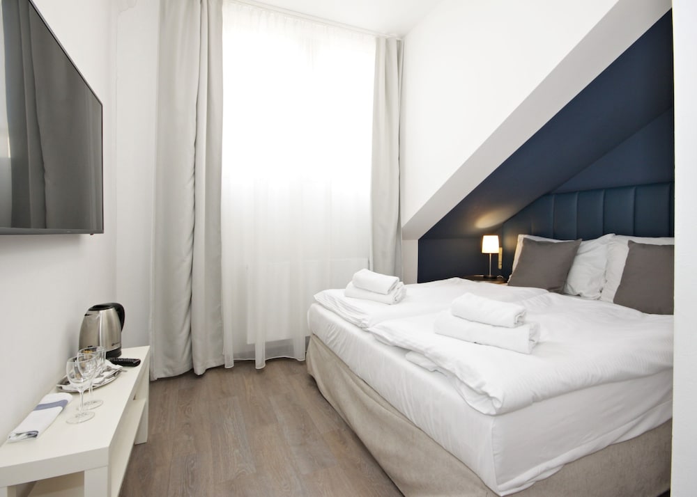 Alveo Suites 9/45