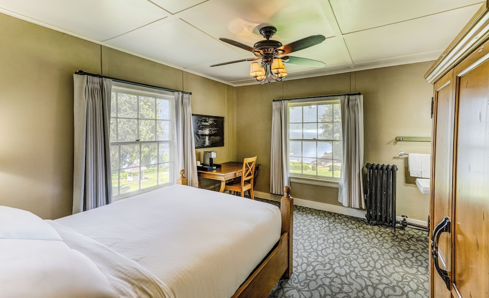 Lodge, Single, Queen Bed, Lake View, Main Building