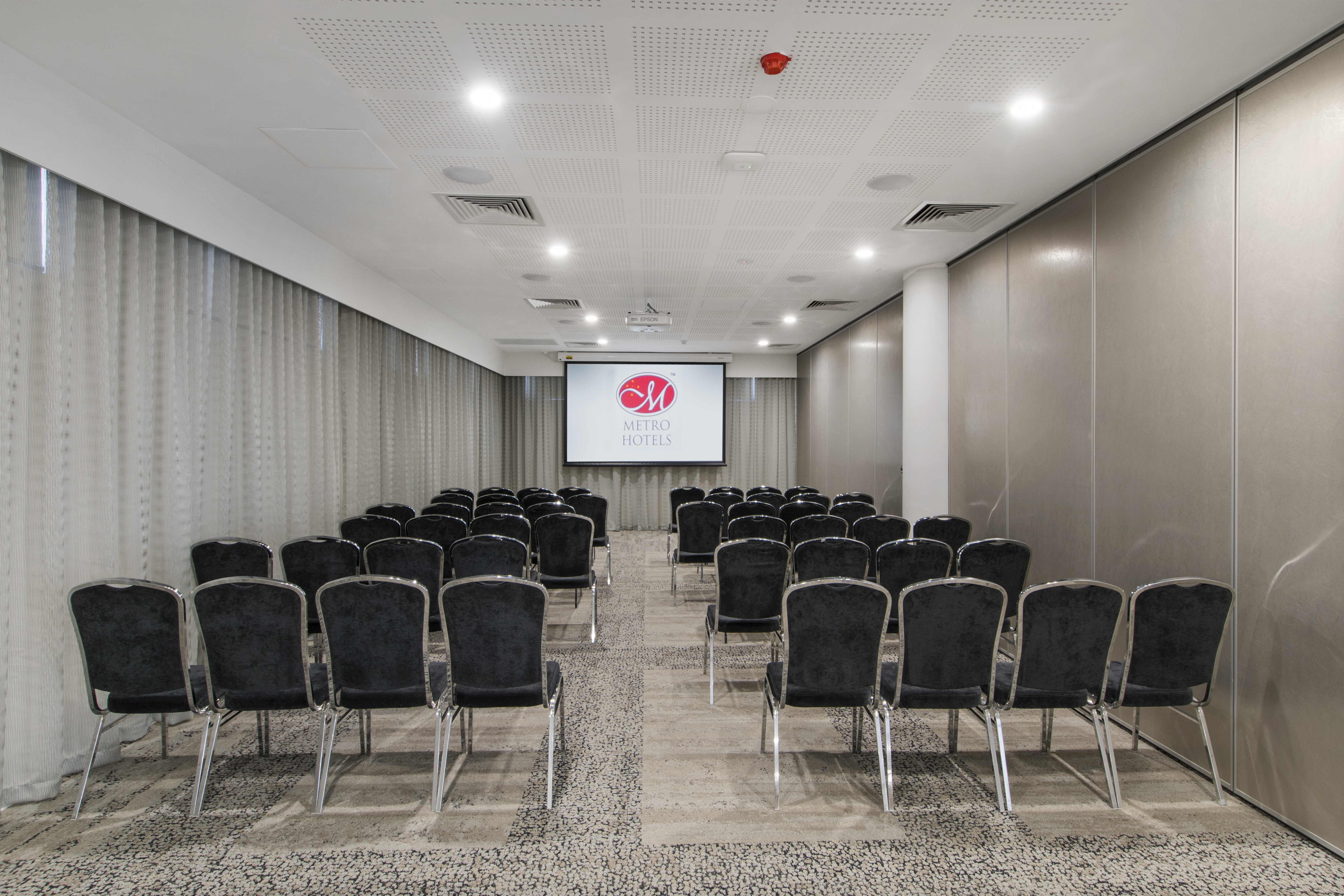 Metro Hotel Perth 38/48