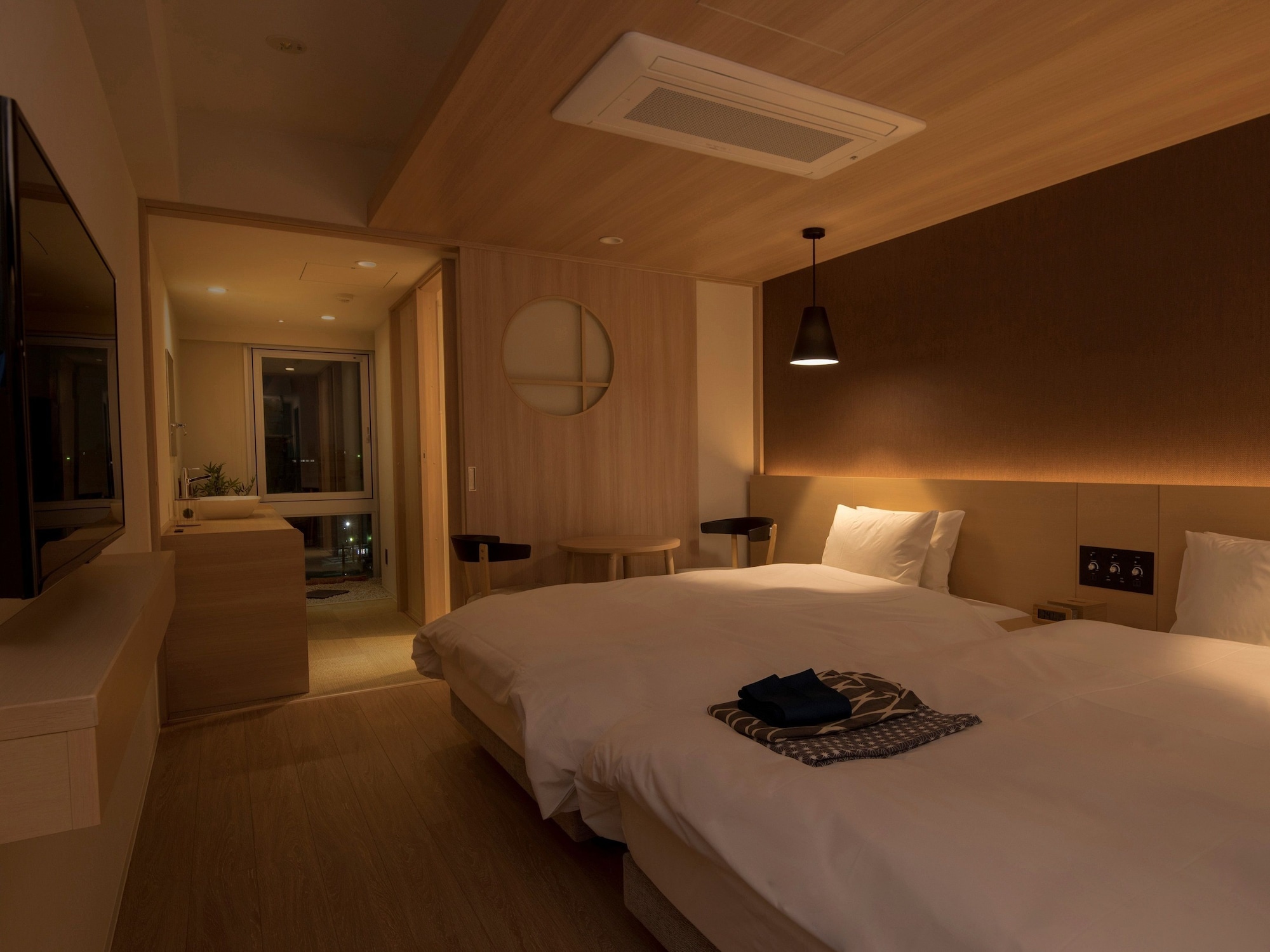 Room, Twin Beds